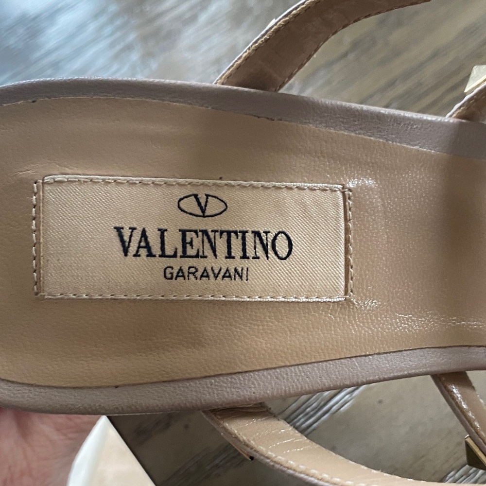 Valentino Rock Stud Black and Tan Studded Heels EU size 40 - Picture 2 of 16